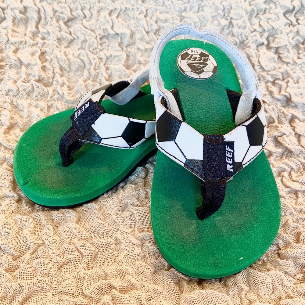 Reef Size 5/6 Toddler Soccer Sandal